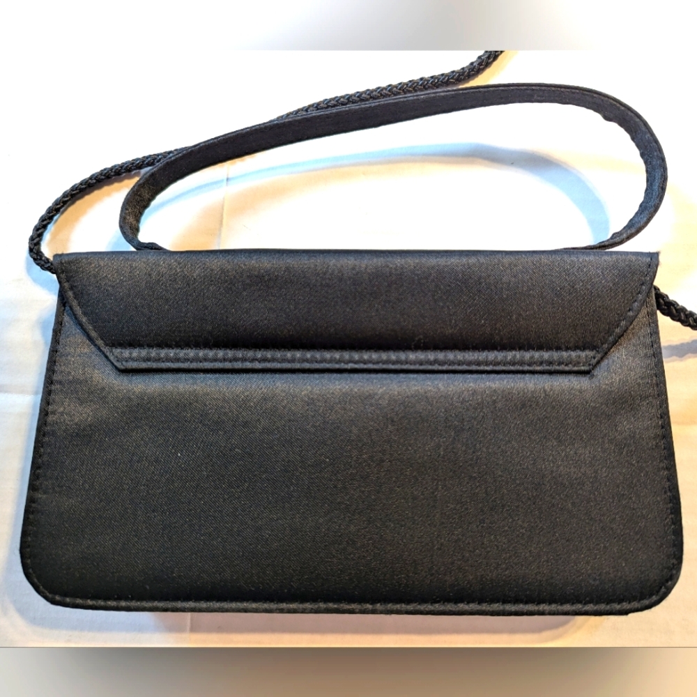 La Regale Black Clutch Purse With Shoulder Strap - Picture 4 of 11
